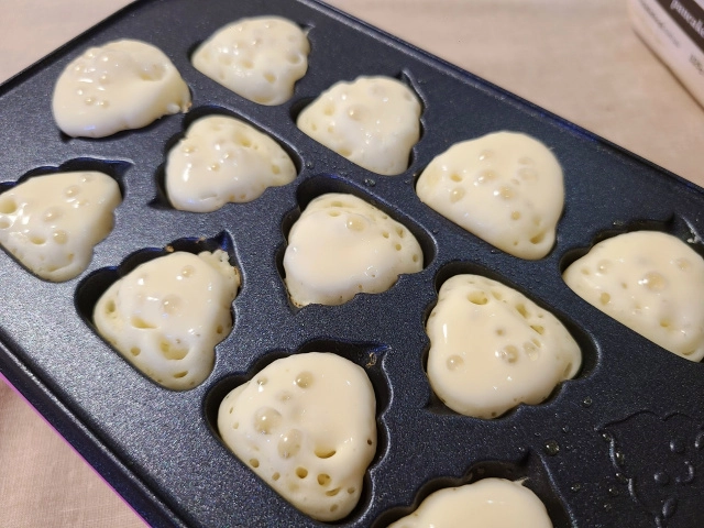 เครื่องทำขนมเค้ก "อุนจิ" สีสันชีวิตนิวนอร์มอล