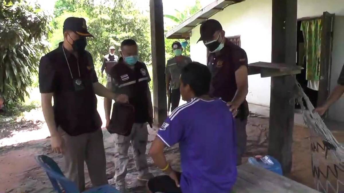 พ่อค้ายาบ้าเข่าอ่อน-ฉี่ราด เจอจนท.ซ้อนแผนจับกุมขณะล็อกดาวน์หมู่บ้าน