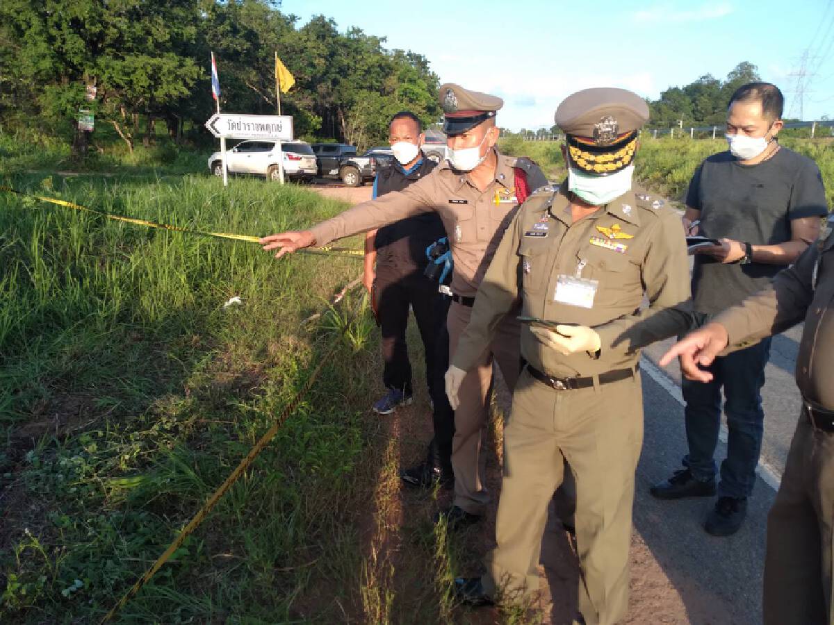 พบศพหญิงสาวถูกฆ่าถอดเสื้อมัดมือไพล่หลังห่อทิ้งอำพรางหมกพงหญ้าข้างทาง