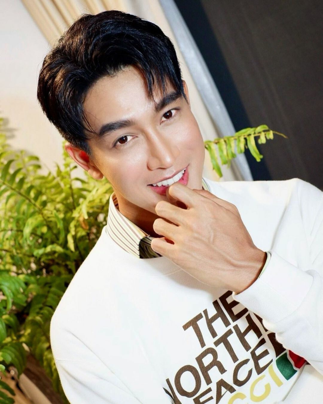 “ไอซ์-นิว-กอล์ฟ”เดินหน้าช่วยคนไทยฝ่าโควิดพร้อมสมทบทุนเพจเราต้องรอด