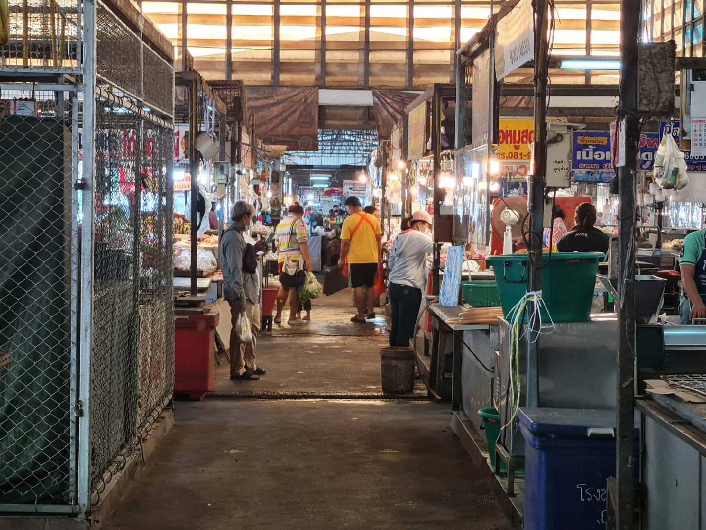 พ่อค้าแม่ เฮ เทศบาลนครโคราชยกเว้นค่าเช่าแผงในตลาดสด 4 เดือน