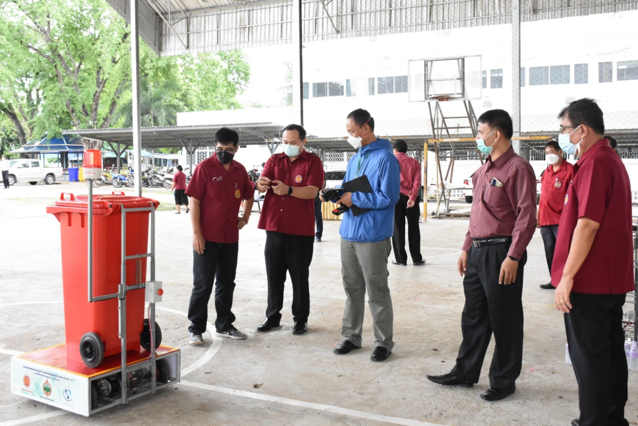 วิทยาลัยเทคนิคเพชรบูรณ์สร้างหุ่นยนต์ส่งยาต้านโควิด