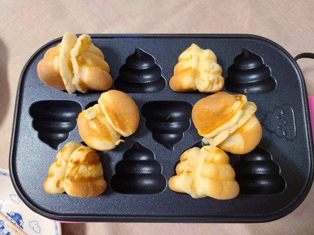 เครื่องทำขนมเค้ก "อุนจิ" สีสันชีวิตนิวนอร์มอล