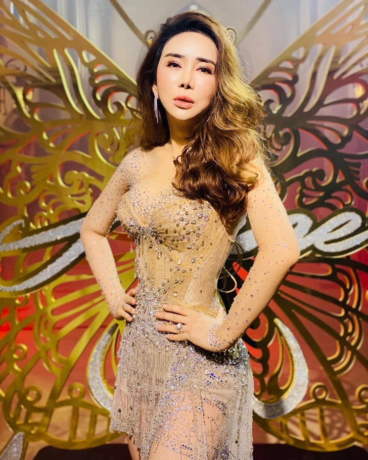 “แอน จักรพงษ์”โพสต์ฟาดกลับชาวเน็ตหลังหาว่าให้ พนง.ติดโควิดมาทำงาน