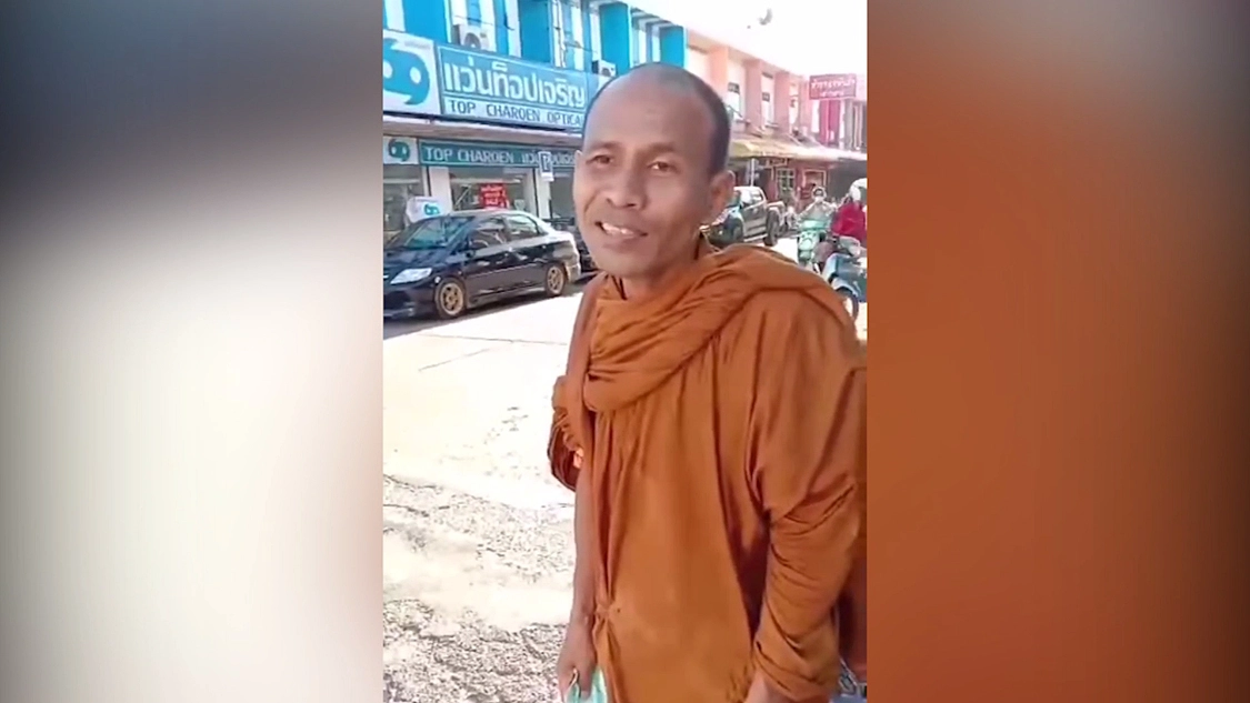 รวบแล้ว! ชายแต่งคอสเพลย์พระสงฆ์ เรี่ยไรเงินซื้อยาบ้าเสพ