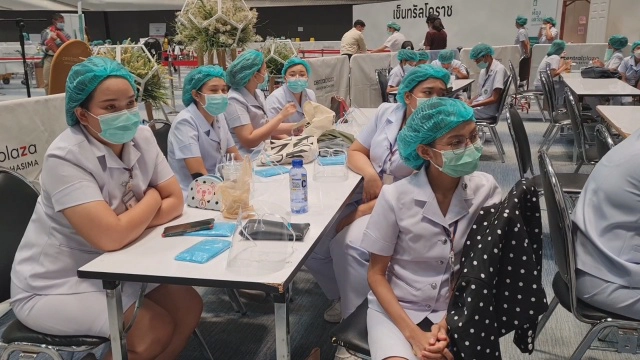 ซิโนแวคหมดสต็อก รพ.มหาราชโคราชเลื่อนฉีดเข็ม 1