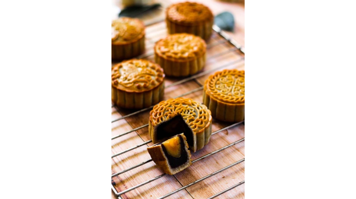 พิธีไหว้พระจันทร์คืออะไร และมีขั้นตอนอะไรบ้าง?