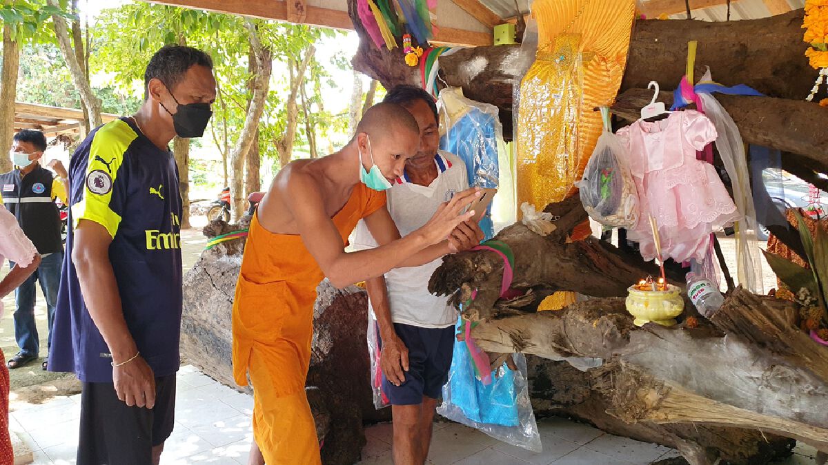 แห่ส่องเลขเจ้าแม่ตะเคียนมณีจันทร์ ชาวบ้านถูกมาหลายงวดแล้ว