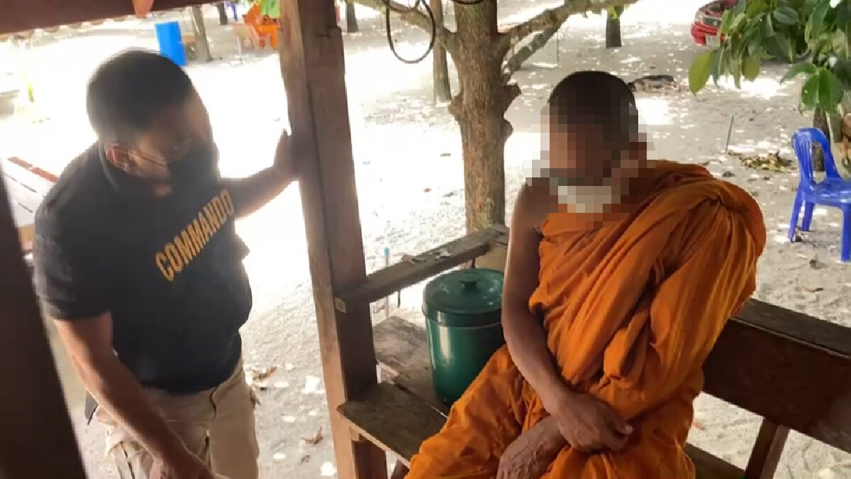 บุกรวบหลวงพี่หนีคดีค้ายามาบวช พบทั้งเสพทั้งค้าคากุฏิ