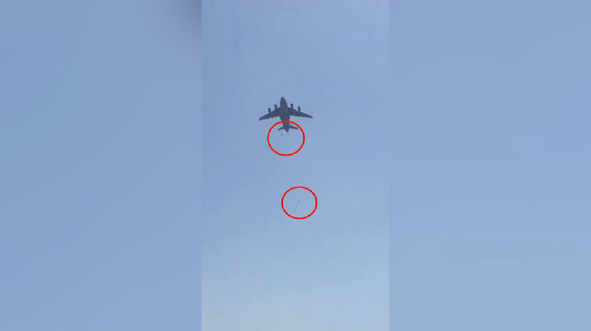 รู้ตัวแล้วศพติดล้อเครื่องบิน C-17 ออกจากคาบูล