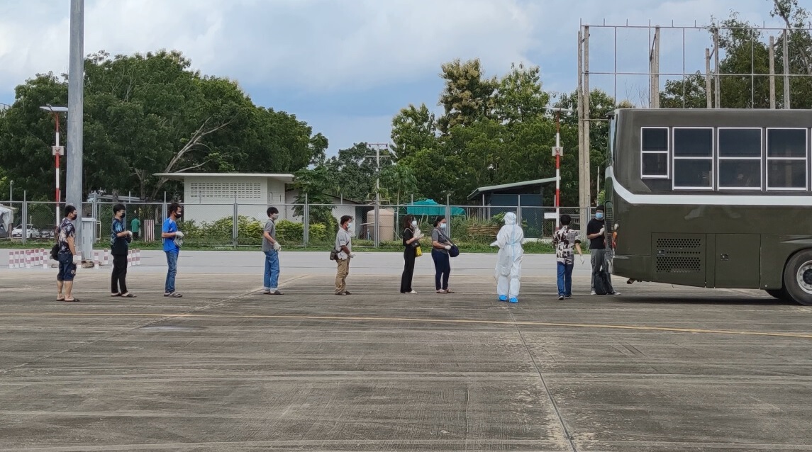 กองทัพบกจัดเครื่องบิน-รับผู้ป่วยโควิดกลับบ้าน