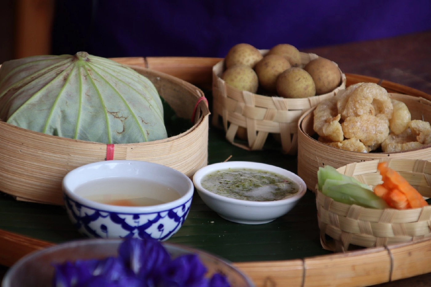 ชิม"ข้าวห่อใบบัว"เมนูเพื่อสุขภาพ ที่บ้านวังส้มซ่า