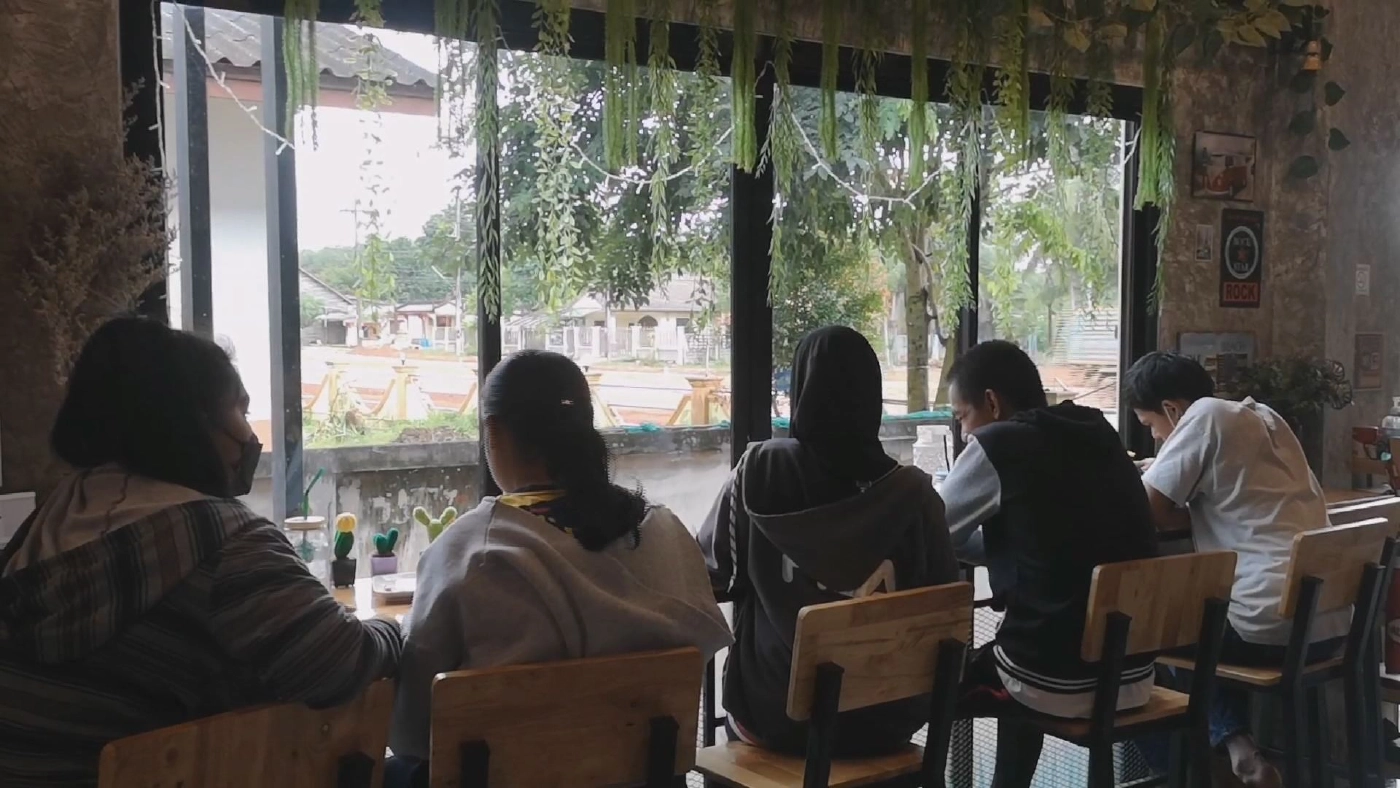 คาเฟ่สไตล์ลอฟท์สุดเก๋ แคบ สุดในตรัง