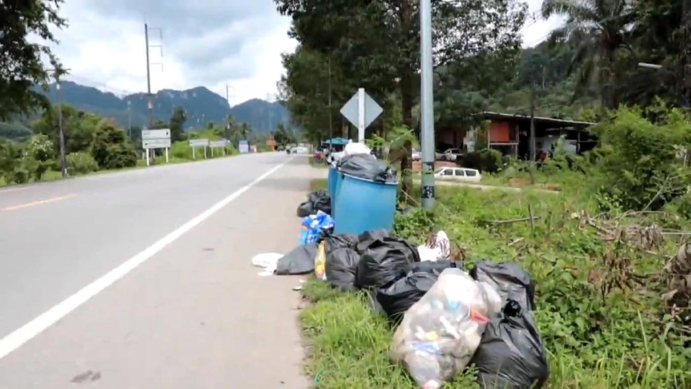 ชาวบ้านโวย!ขยะล้นถังทิ้งนาน 2 เดือน กังวลขยะติดเชื้อ