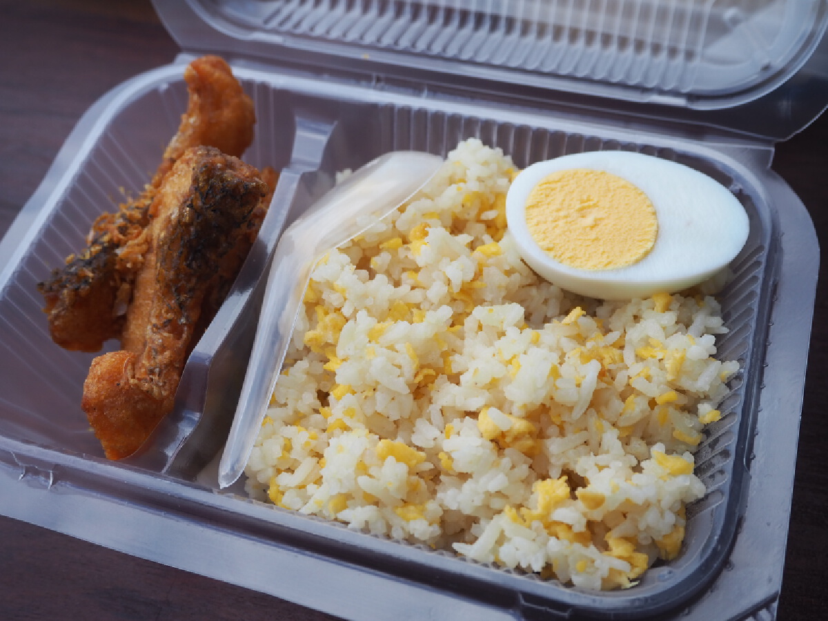 ข้าวกล่อง 10 บาทช่วยชาวบ้านสู้พิษเศรษฐกิจ