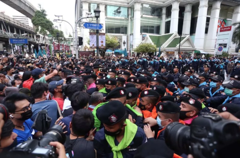 "ไผ่ ดาวดิน” โดนอีกคดีศาลรับฟ้องคดีม็อบคณะราษฎร 2563