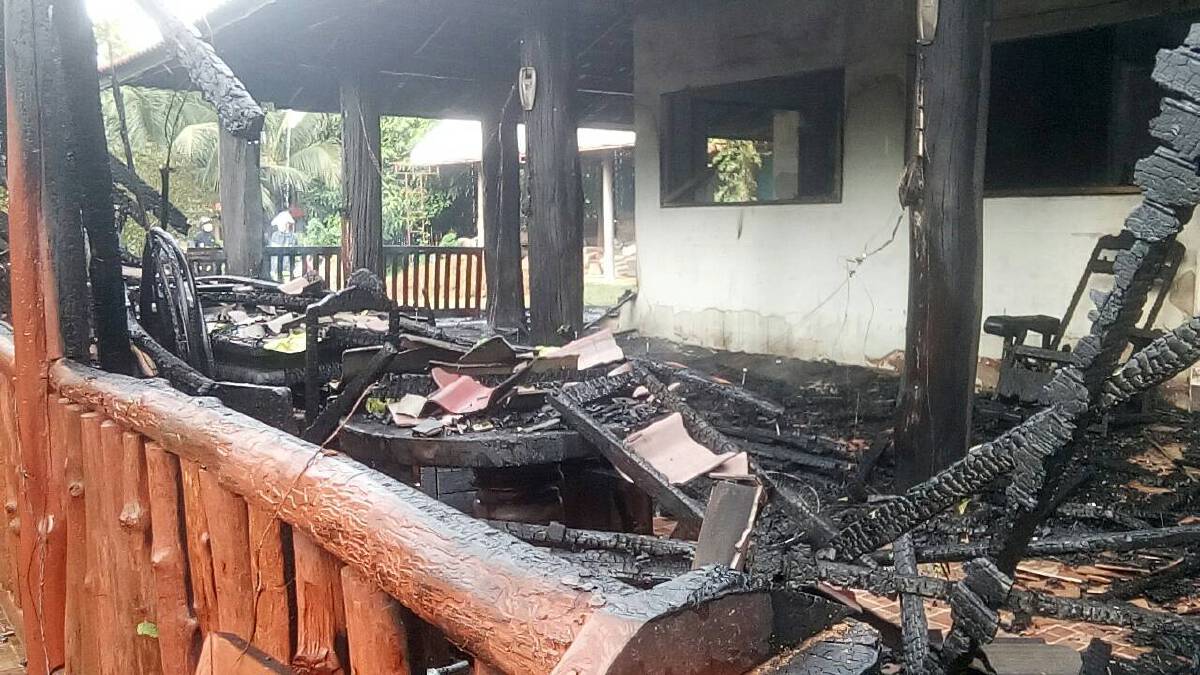 ไฟไหม้บ้าน “ดาบตำรวจ”วอดทั้งหลังรับอรุณ