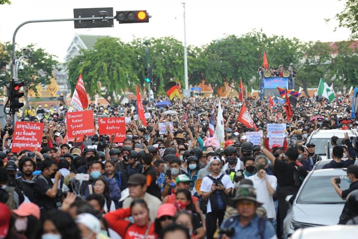 "ไผ่ ดาวดิน” โดนอีกคดีศาลรับฟ้องคดีม็อบคณะราษฎร 2563