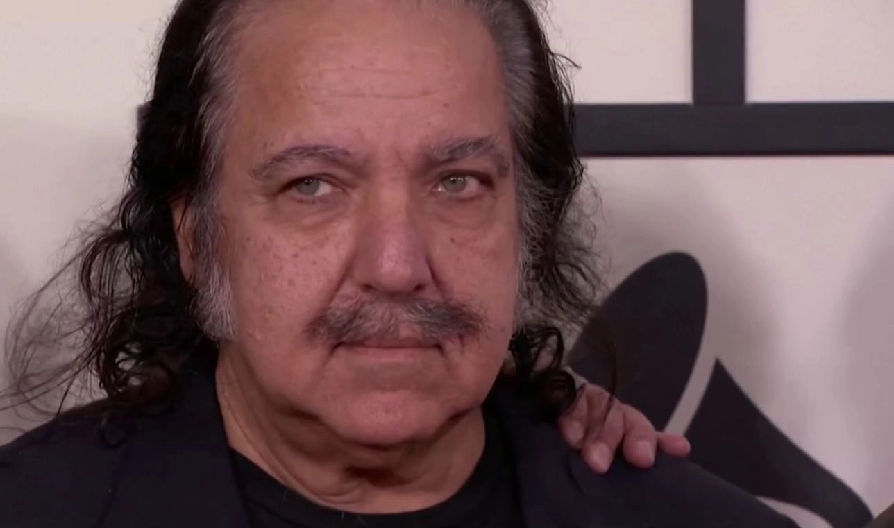 ราชาพระเอกหนังโป๊อ่วม เจอคดีล่วงละเมิดทางเพศไป 30 กระทง