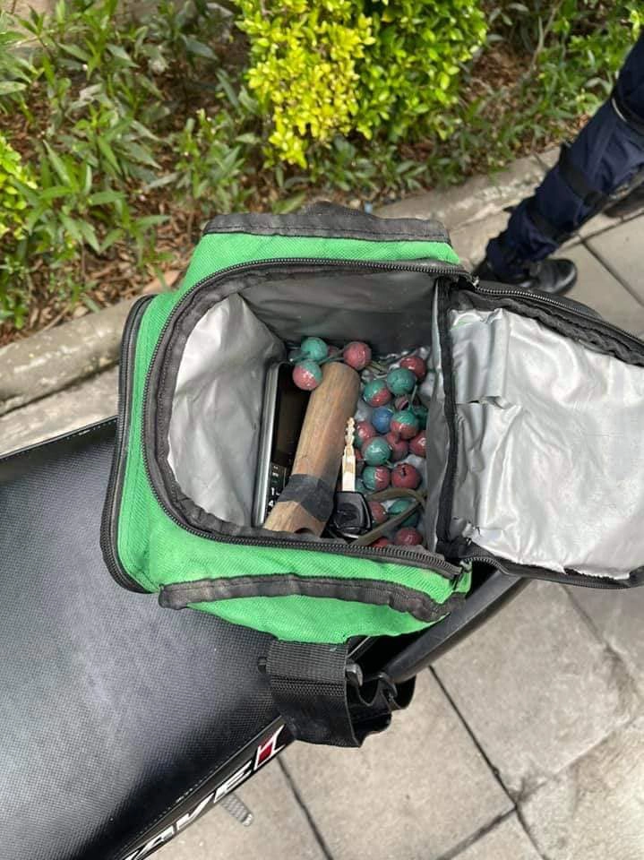 บช.น. แถลงยึดไปป์บอมบ์ 200 ลูกจากม็อบ 20 ส.ค. พร้อมขอเวลาตรวจคลิปเดือด