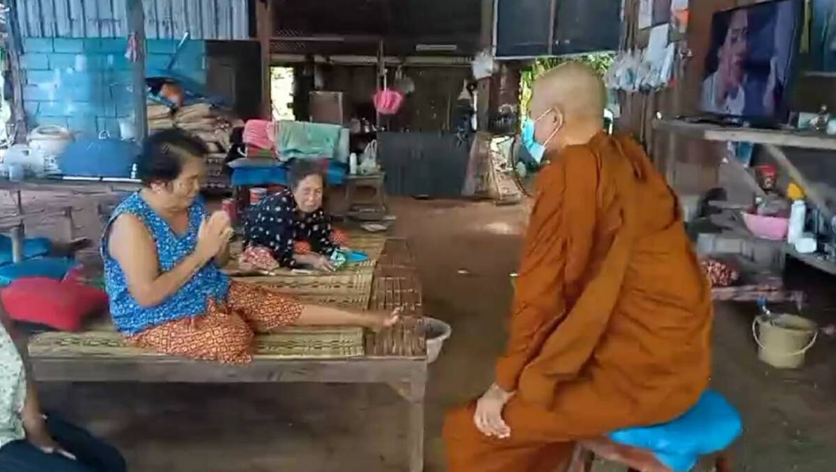 คลิปพระโคราชใช้วิชาอาคมรักษากระดูกหัก หลังเคยไล่ผีมาแล้ว