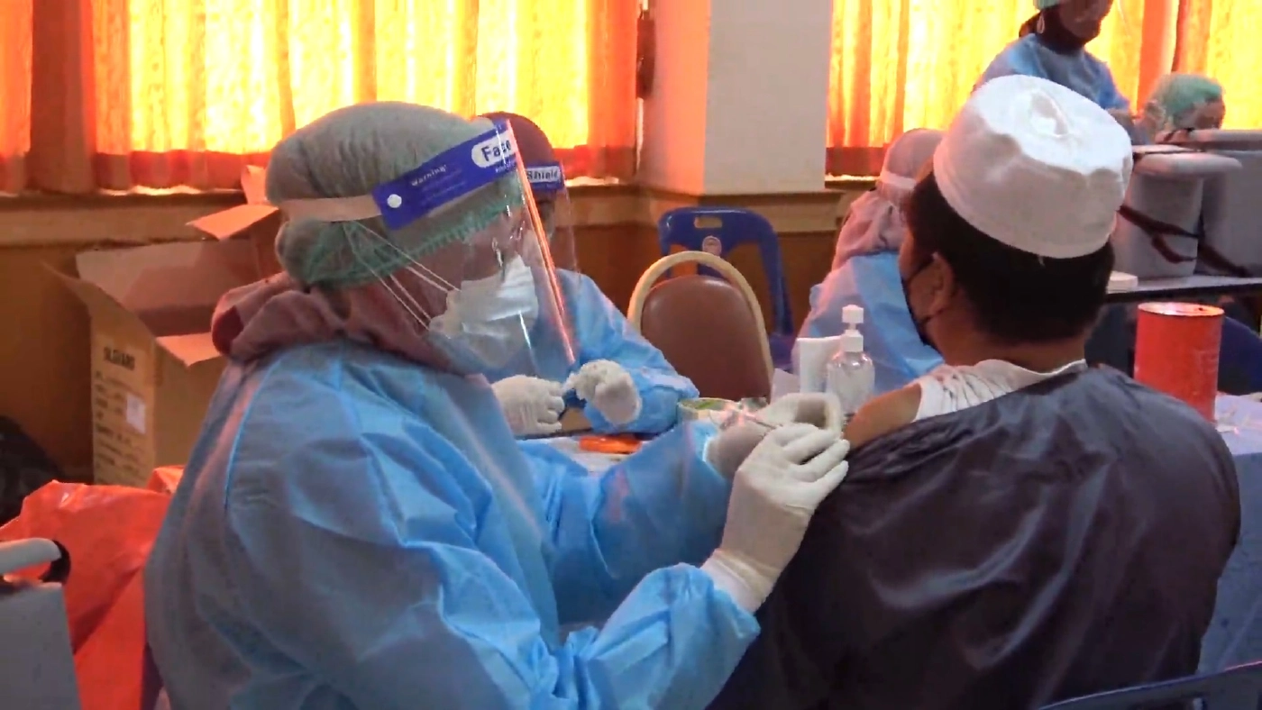 ฉีดวัคซีนผู้นำศาสนา สร้างความมั่นใจวัคซีนปลอดภัย