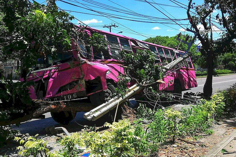 เปิดวีรกรรมสาย 8 รถเมล์ตำนานเจ้าถนน กทม. เร็วแรงทะลุนรก