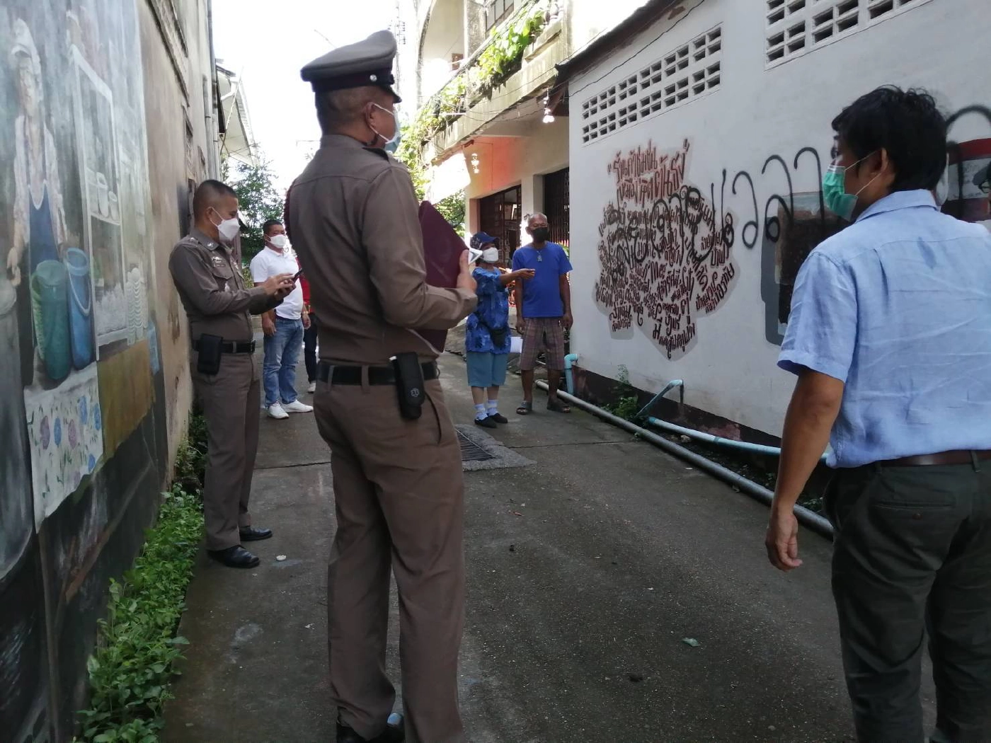 ล่า!มือบอนพ่นสีทับภาพวาดฝาผนังสามมิติ