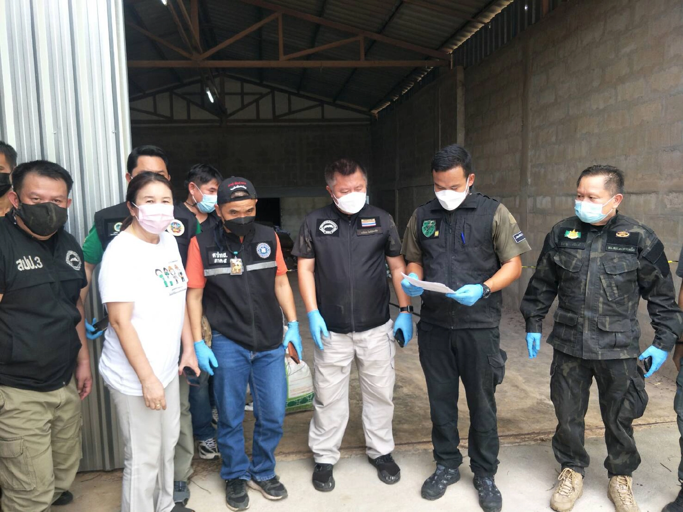 ยึดไม้หวงห้ามในโกดังกลางเมืองลำปางมูลค่า20ล้าน