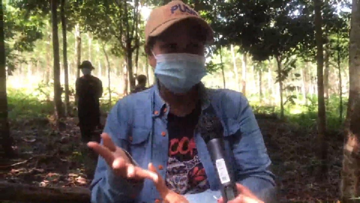 ตร.สุราษฎร์ฯ นำตัวพ่อฆ่าลูกวัย 4 เดือน ชี้จุดฝังดินพร้อมแจ้งข้อหาหนัก