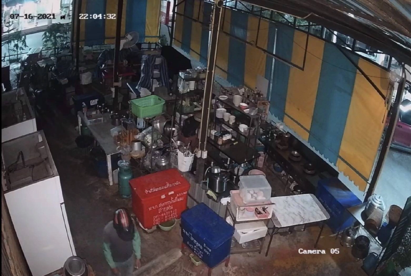 โควิดระบาดหนักเศรษฐกิจทรุด จับชาวลาวขโมย จยย.-ถังแก๊สขายเลี้ยงชีพ