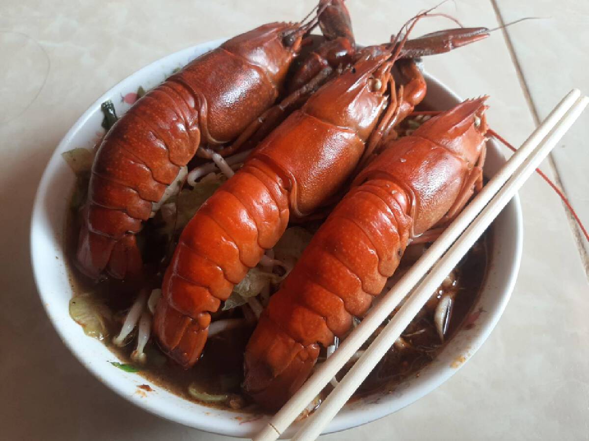ว่างจากเรียนออนไลน์ ขายกุ้งรายได้งาม