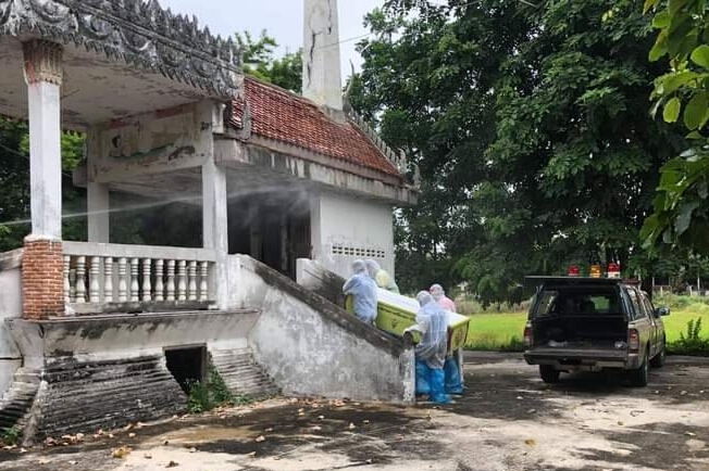 สุดเศร้าหญิงวัย61ดับญาติติดเชื้อหมด อาสากู้ภัยช่วยเผา-เก็บกระดูกแทน