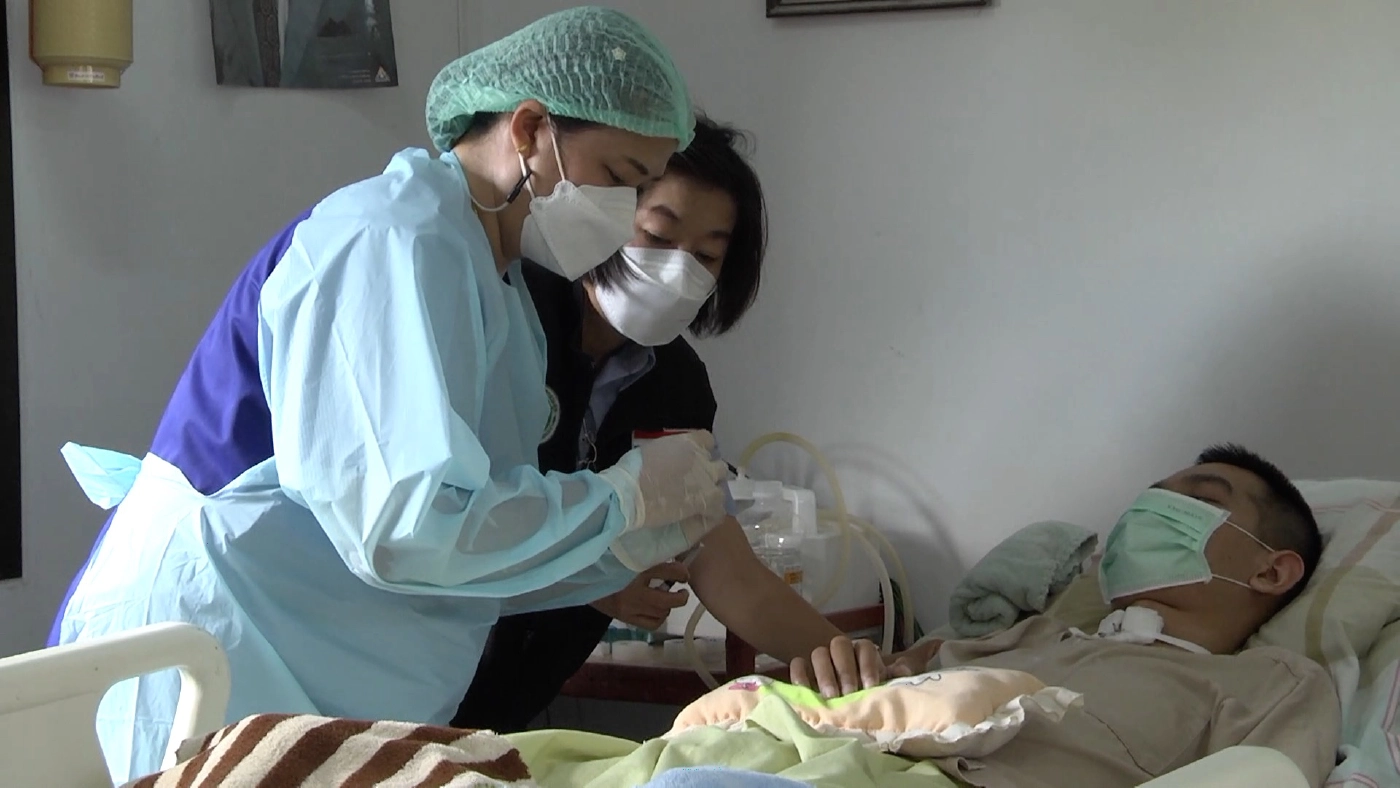 ขอนแก่นฉีดวัคซีนผู้ป่วยติดเตียงแบบเดลิเวอรี่