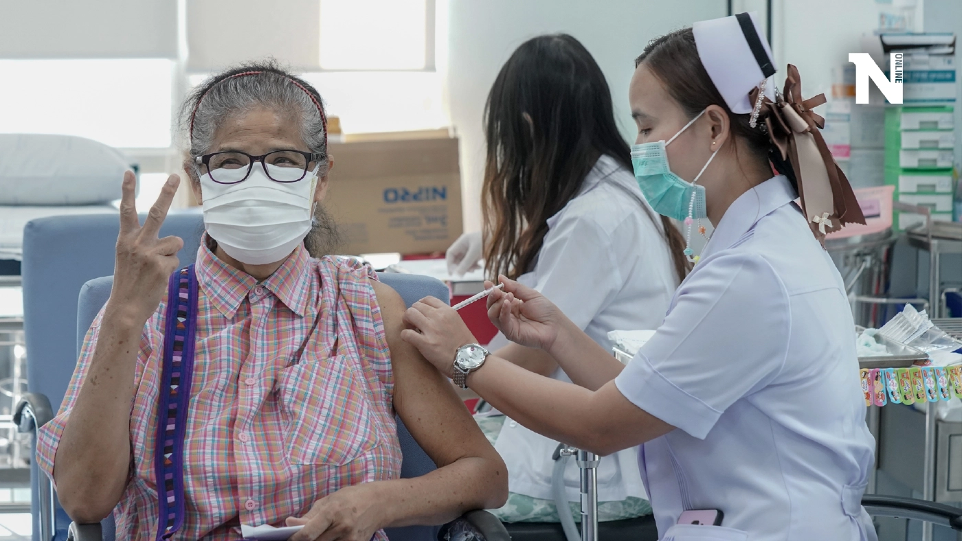 การฉีดวัคซีนกลุ่มผู้สูงอายุ (แฟ้มภาพ)