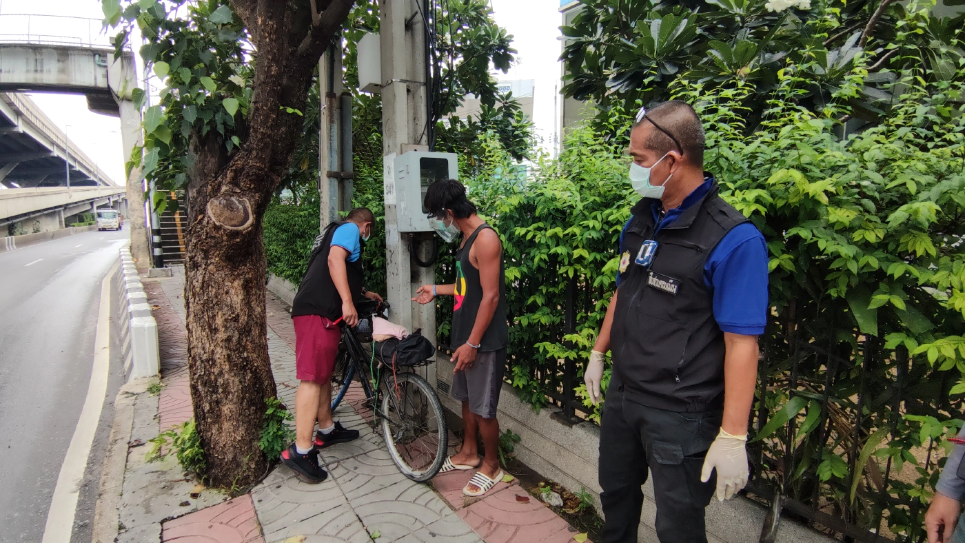 ขี่จักรยานตระเวนตัดสายเคเบิ้ลตู้ชุมสายโทรศัพท์