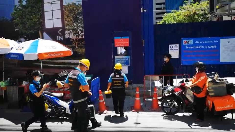 2 ทีมพิสูจน์หลักฐานกลาง เข้าตรวจสอบตึกไฟไหม้แล้ว