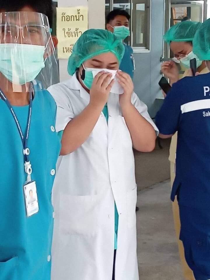 เศร้าอีก! เจ้าหน้าที่ด่านหน้าติดโควิด-19 เสียชีวิต หลังผู้ป่วยปกปิดข้อมูล