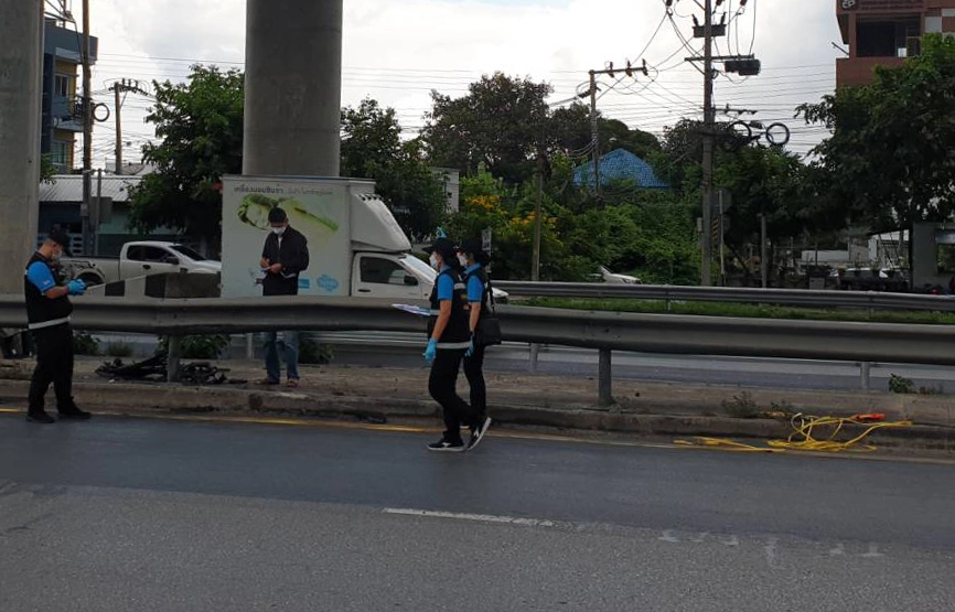 พฐ.ตรวจจุดปอร์เช่ "หมอ รพ.ตำรวจ” พุ่งชนซีวิค