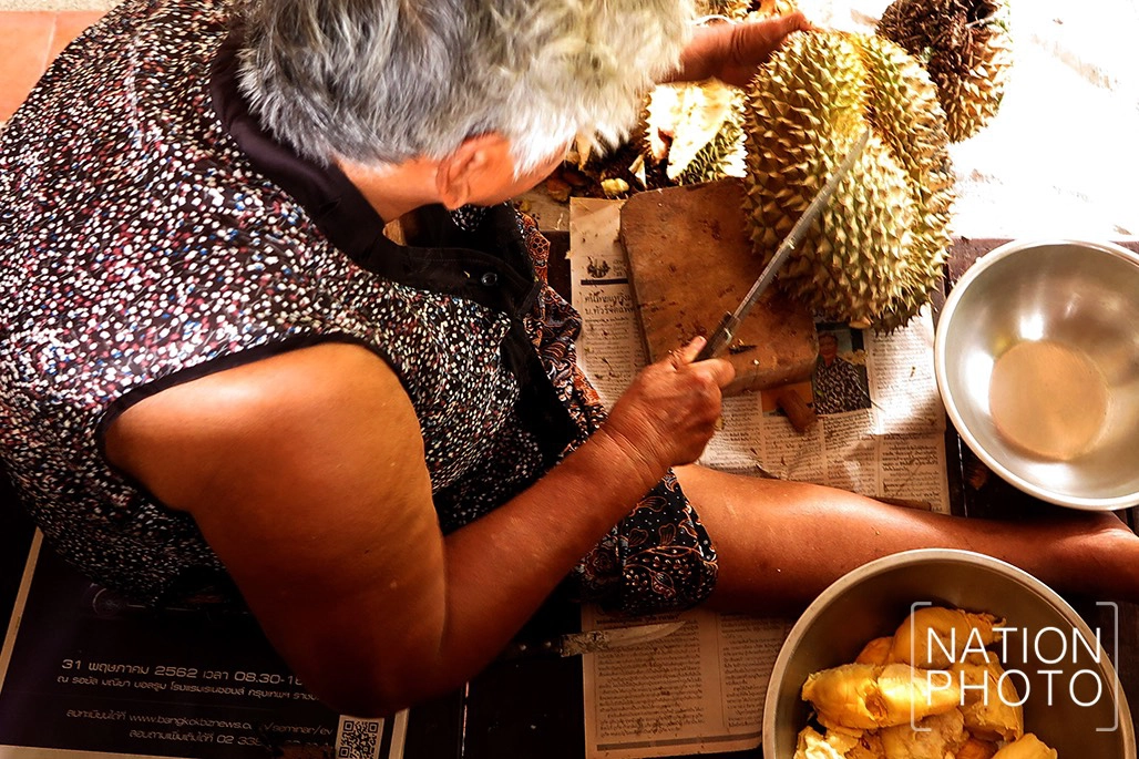 "ทุเรียนกวน" ทางออกผลไม้ปักษ์ใต้ล้นตลาด ชาวสวนต้องช่วยตัวเอง