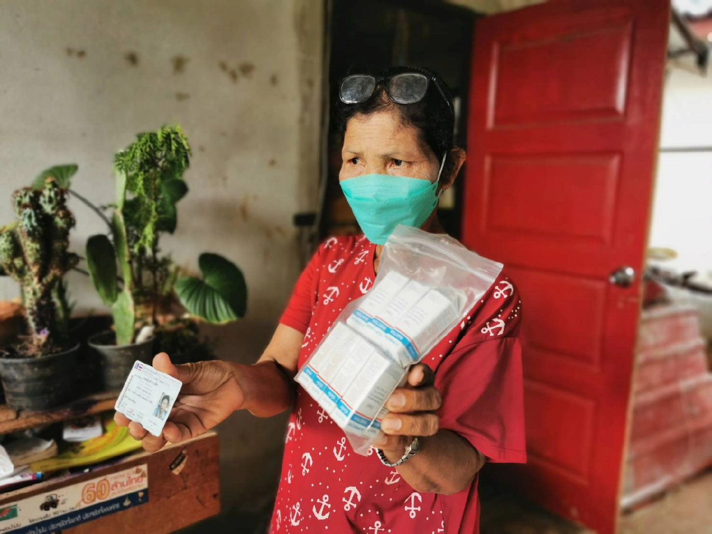 เปิดห้องนอนหนุ่มคลั่งผงะเจออุปกรณ์เสพยา-พระพุทธรูป-กุมารทอง