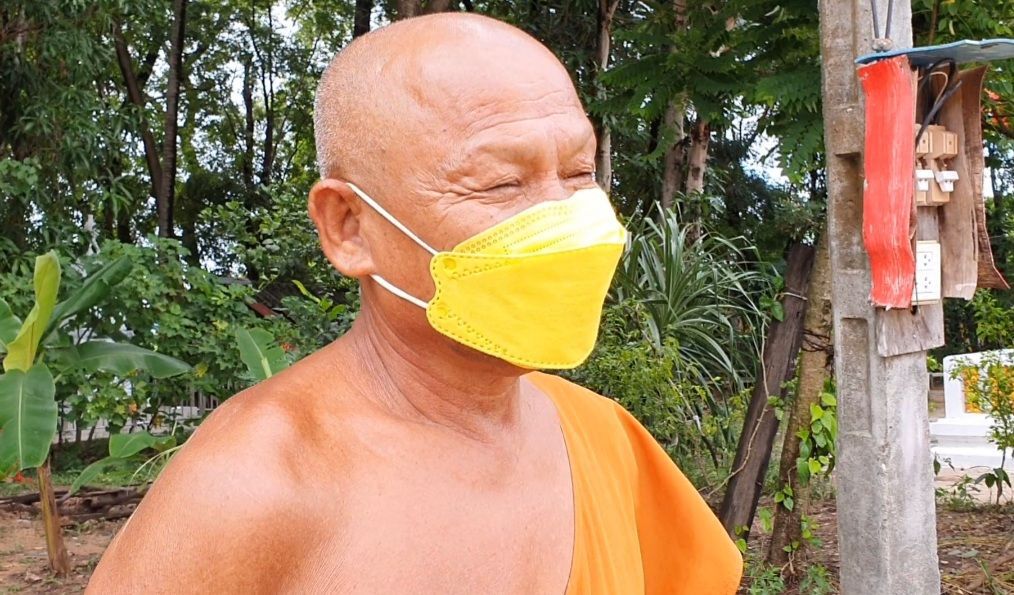 อดีต ผอ.รร.โรคประจำตัวกำเริบ ขับรถยนต์พุ่งชนฐานพญานาคดับ