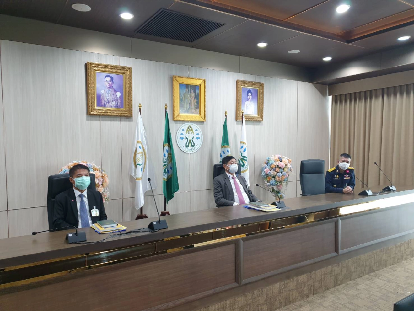 วุฒิสภามอบโล่"ทำดี มีคนรู้"ให้เลขาธิการแพทยสภาสร้างคุณประโยชน์ด้านสธ.