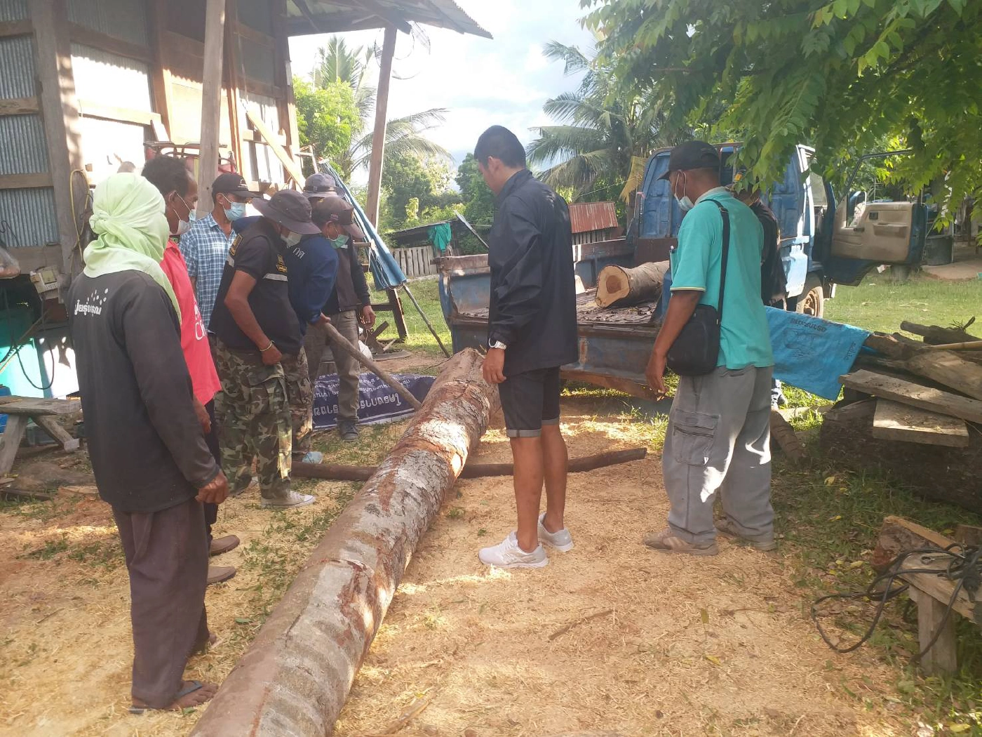 รวบหนุ่มใหญ่ ลักลอบแปรรูปไม้หวงห้าม18ท่อน