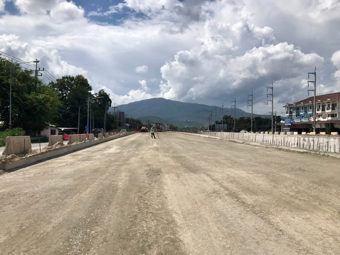 ทางลอดต่างระดับบนถนนเลี่ยงเมืองสันป่าตอง – หางดง 