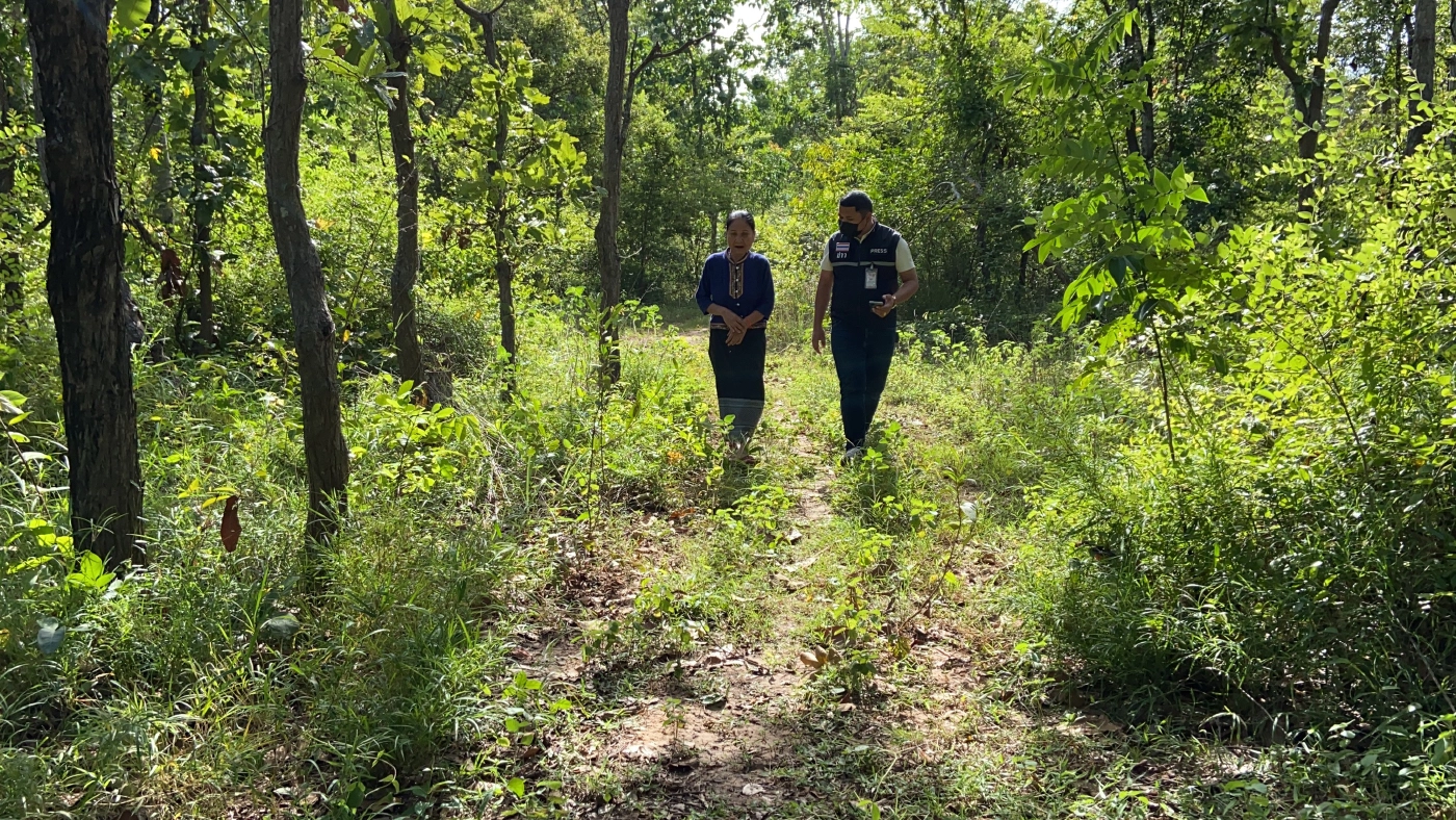 ป้าวัย58เข้าป่าหาเห็ดเจอไอ้โม่งโรคจิตย่องเอาผ้าคลุมหัว