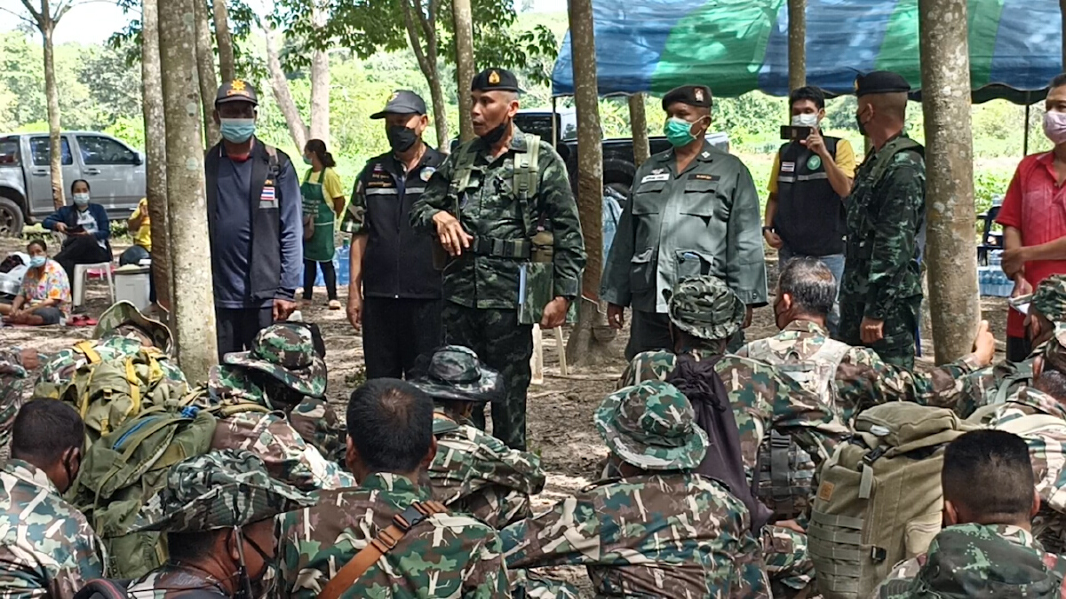 นำเฮลิคอปเตอร์กองกำลังสุรศักดิ์มนตรีช่วยบินค้นหาตาวัย 80 ปี