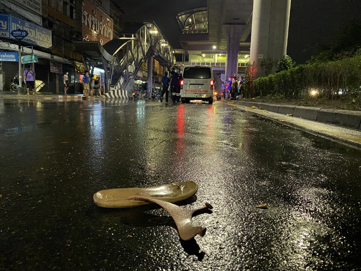 สลด! แม่ค้าตลาดยิ่งเจริญ ชาวเมียนมา ถูกกระบะชนแล้วหนี ดับคาที่