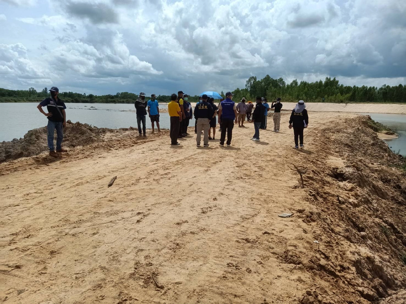 ปปท.ภาค3 ลงตรวจสอบโครงการดินแลกน้ำ หลังชาวบ้านร้องไม่โปร่งใส