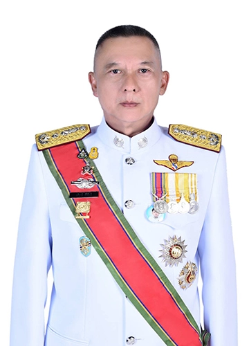 พล.ต.ท.อภิชาติ ศิริสิทธิ์ ผู้บัญชาการตำรวจภูธร ภาค 6 พ่อของแฟนสาว&quot;ผู้กำกับโจ้&quot;